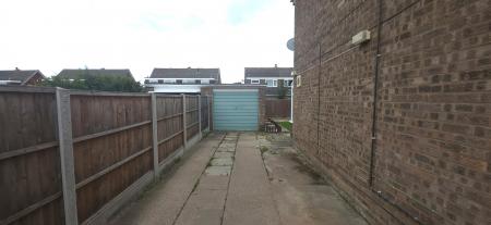 3 bedroom Semi-detached house to let in Castlehall, Tamworth, B77