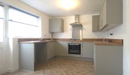 3 bedroom Semi-detached house to let in Castlehall, Tamworth, B77