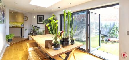 3 bedroom Semi-detached house for sale in Southwick Drive, Tamworth, B77