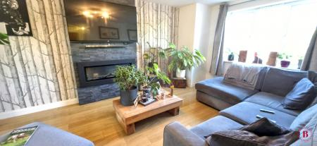 3 bedroom Semi-detached house for sale in Southwick Drive, Tamworth, B77