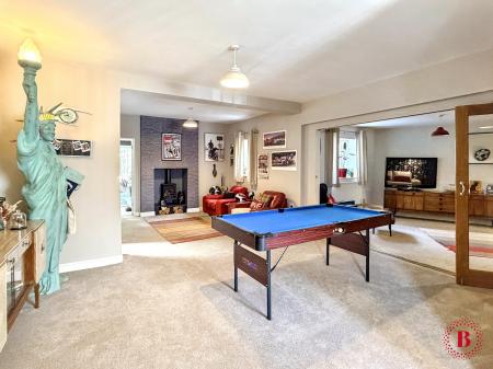 4 bedroom Detached house for sale in Tamworth Road, Kettlebrook, Tamworth, B77