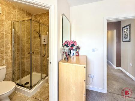 4 bedroom Detached house for sale in Tamworth Road, Kettlebrook, Tamworth, B77