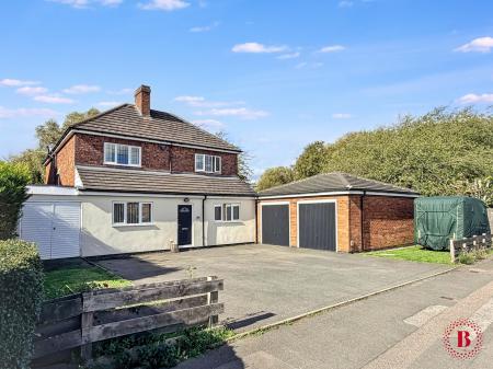 4 bedroom Detached house for sale in Tamworth Road, Kettlebrook, Tamworth, B77