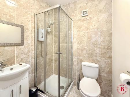 4 bedroom Detached house for sale in Tamworth Road, Kettlebrook, Tamworth, B77