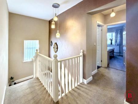 4 bedroom Detached house for sale in Tamworth Road, Kettlebrook, Tamworth, B77