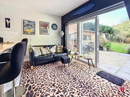 4 bedroom Detached house for sale in Tamworth Road, Kettlebrook, Tamworth, B77