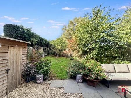 4 bedroom Detached house for sale in Tamworth Road, Kettlebrook, Tamworth, B77