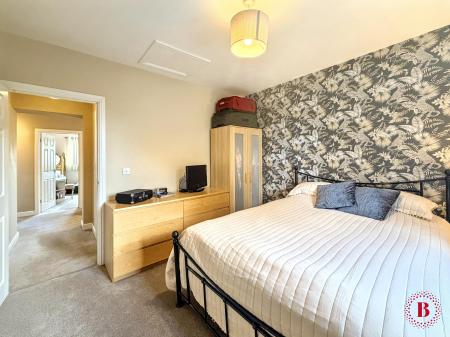 4 bedroom Detached house for sale in Tamworth Road, Kettlebrook, Tamworth, B77