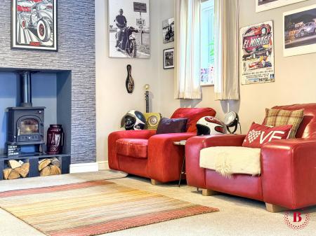 4 bedroom Detached house for sale in Tamworth Road, Kettlebrook, Tamworth, B77