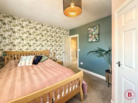 4 bedroom Detached house for sale in Tamworth Road, Kettlebrook, Tamworth, B77
