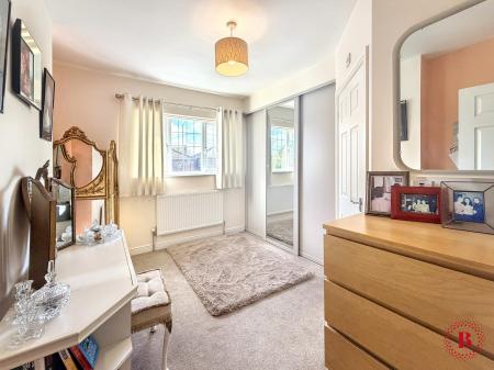 4 bedroom Detached house for sale in Tamworth Road, Kettlebrook, Tamworth, B77