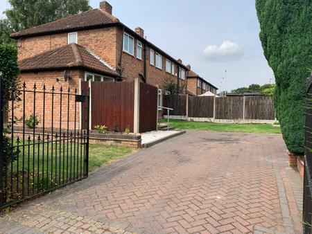 3 bedroom Semi-detached house to let in Coronation Avenue, Tamworth, B78