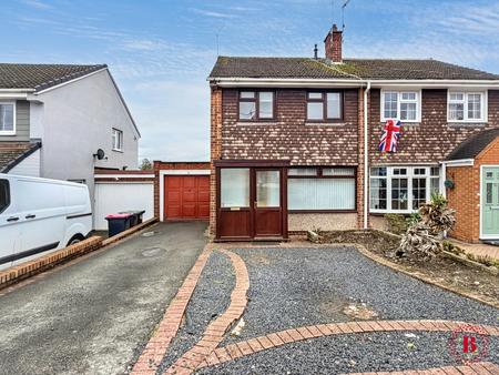 3 bedroom Semi-detached house for sale in Chaytor Road, Polesworth, B78
