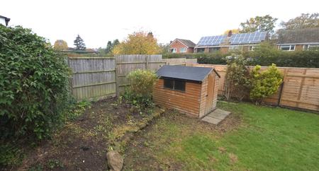 3 bedroom Detached house to let in Treasure Close, Tamworth, B77