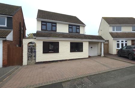 3 bedroom Detached house to let in Treasure Close, Tamworth, B77