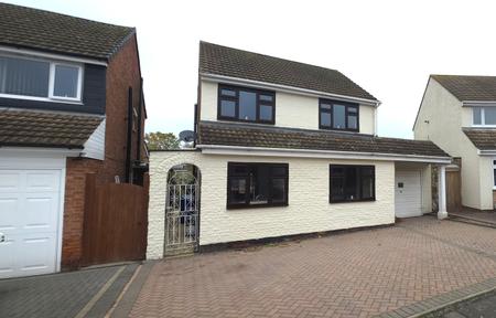 3 bedroom Detached house to let in Treasure Close, Tamworth, B77