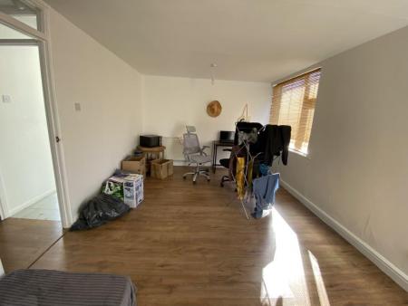 2 bedroom Flat to let in Martin Lane, Rugby, CV22