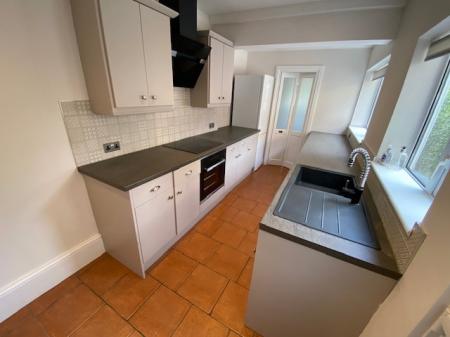 2 bedroom Terraced House to let in Winfield Street, Rugby, CV21