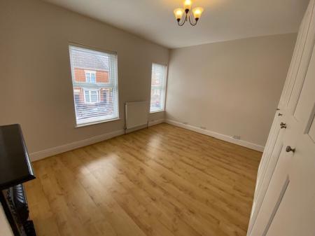 2 bedroom Terraced House to let in Winfield Street, Rugby, CV21