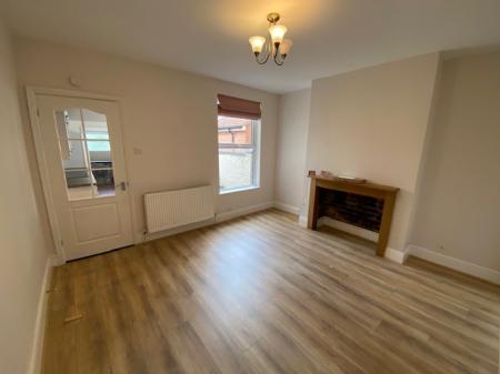 2 bedroom Terraced House to let in Winfield Street, Rugby, CV21
