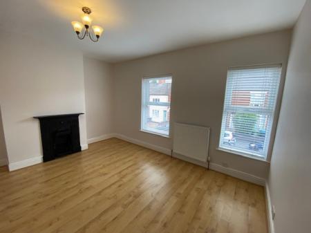 2 bedroom Terraced House to let in Winfield Street, Rugby, CV21