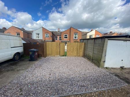 3 bedroom Terraced House to let in Holbrook Avenue, Rugby, CV21