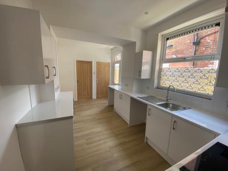 3 bedroom Terraced House to let in Holbrook Avenue, Rugby, CV21