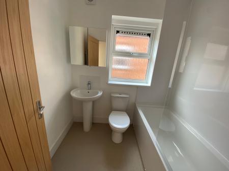3 bedroom Terraced House to let in Holbrook Avenue, Rugby, CV21
