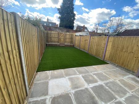 3 bedroom Terraced House to let in Holbrook Avenue, Rugby, CV21