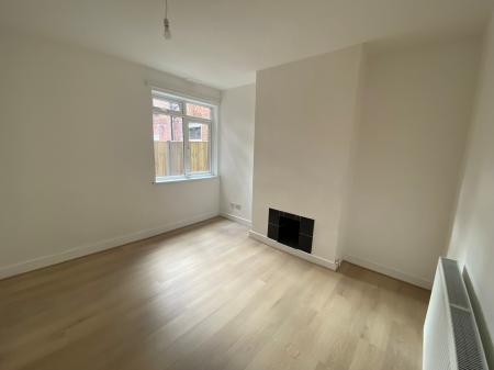 3 bedroom Terraced House to let in Holbrook Avenue, Rugby, CV21