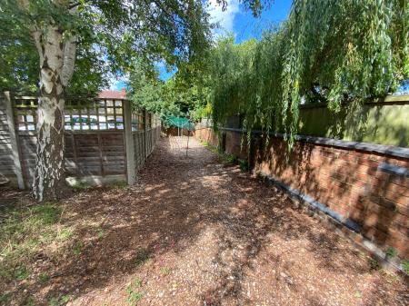 1 bedroom Flat to let in Cambridge Street, Rugby, CV21