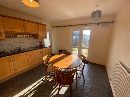 2 bedroom Bungalow to let in Churchill Road, Rugby, CV22