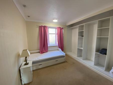 2 bedroom Bungalow to let in Churchill Road, Rugby, CV22