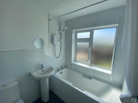 3 bedroom Semi-detached house to let in Deane Road, Hillmorton, Rugby, CV21