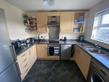 2 bedroom Flat to let in Flaxdown Gardens, Coton Park, Rugby, CV23