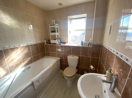 2 bedroom Flat to let in Flaxdown Gardens, Coton Park, Rugby, CV23