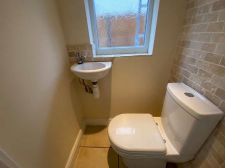 3 bedroom Semi-detached house to let in Hillmorton Road, Hillmorton, Rugby, CV22