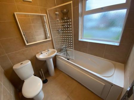 3 bedroom Semi-detached house to let in Hillmorton Road, Hillmorton, Rugby, CV22