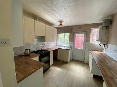 3 bedroom Semi-detached house to let in Cherry Grove, Overslade, Rugby, CV22
