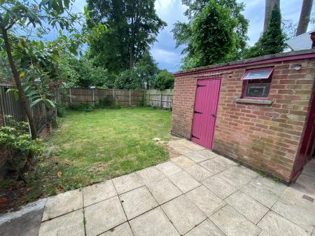 3 bedroom Semi-detached house to let in Cherry Grove, Overslade, Rugby, CV22