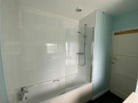3 bedroom Semi-detached house to let in Cherry Grove, Overslade, Rugby, CV22