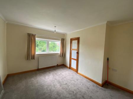 3 bedroom Semi-detached house to let in Cherry Grove, Overslade, Rugby, CV22