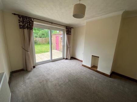 3 bedroom Semi-detached house to let in Cherry Grove, Overslade, Rugby, CV22