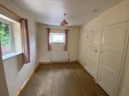 3 bedroom Semi-detached house to let in Cherry Grove, Overslade, Rugby, CV22