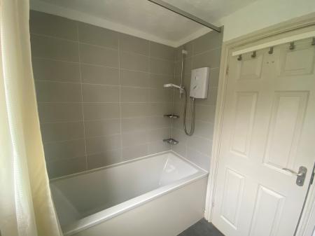4 bedroom Detached house to let in Orchid Way, Brownsover, Rugby, CV23