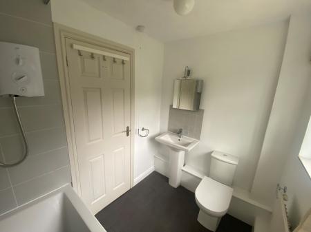 4 bedroom Detached house to let in Orchid Way, Brownsover, Rugby, CV23