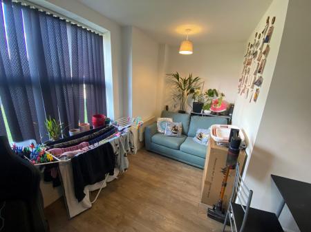 1 bedroom Flat to let in Woodside Park, Rugby, CV21