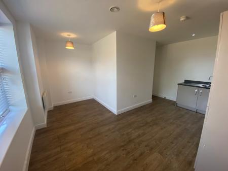 1 bedroom Flat to let in Woodside Park, Rugby, CV21