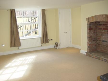 1 bedroom Flat to let in Warwick Street, Rugby, CV21
