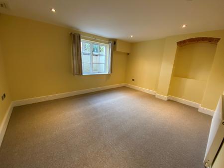 1 bedroom Flat to let in Warwick Street, Rugby, CV21
